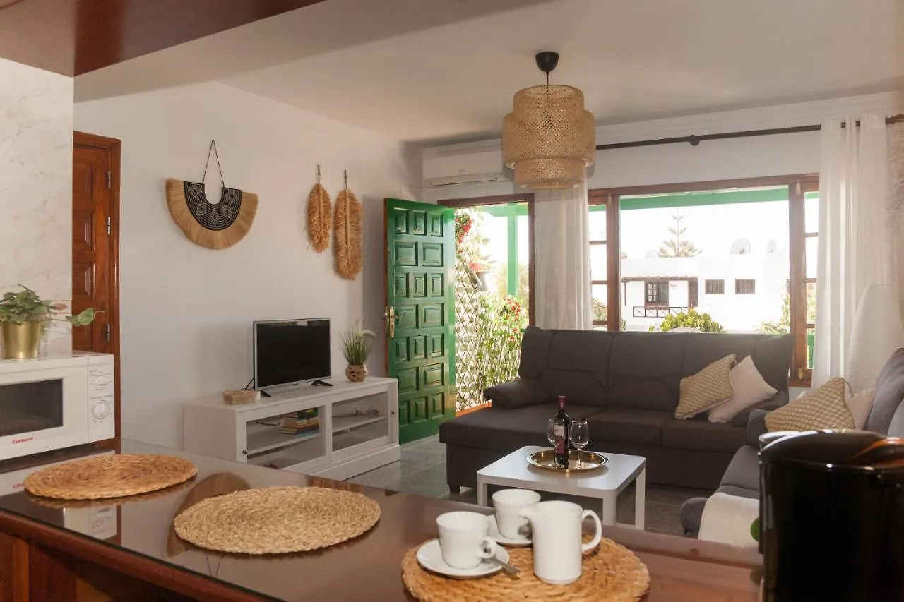 Apartamentos Thaisay Malibu Tías 0*,