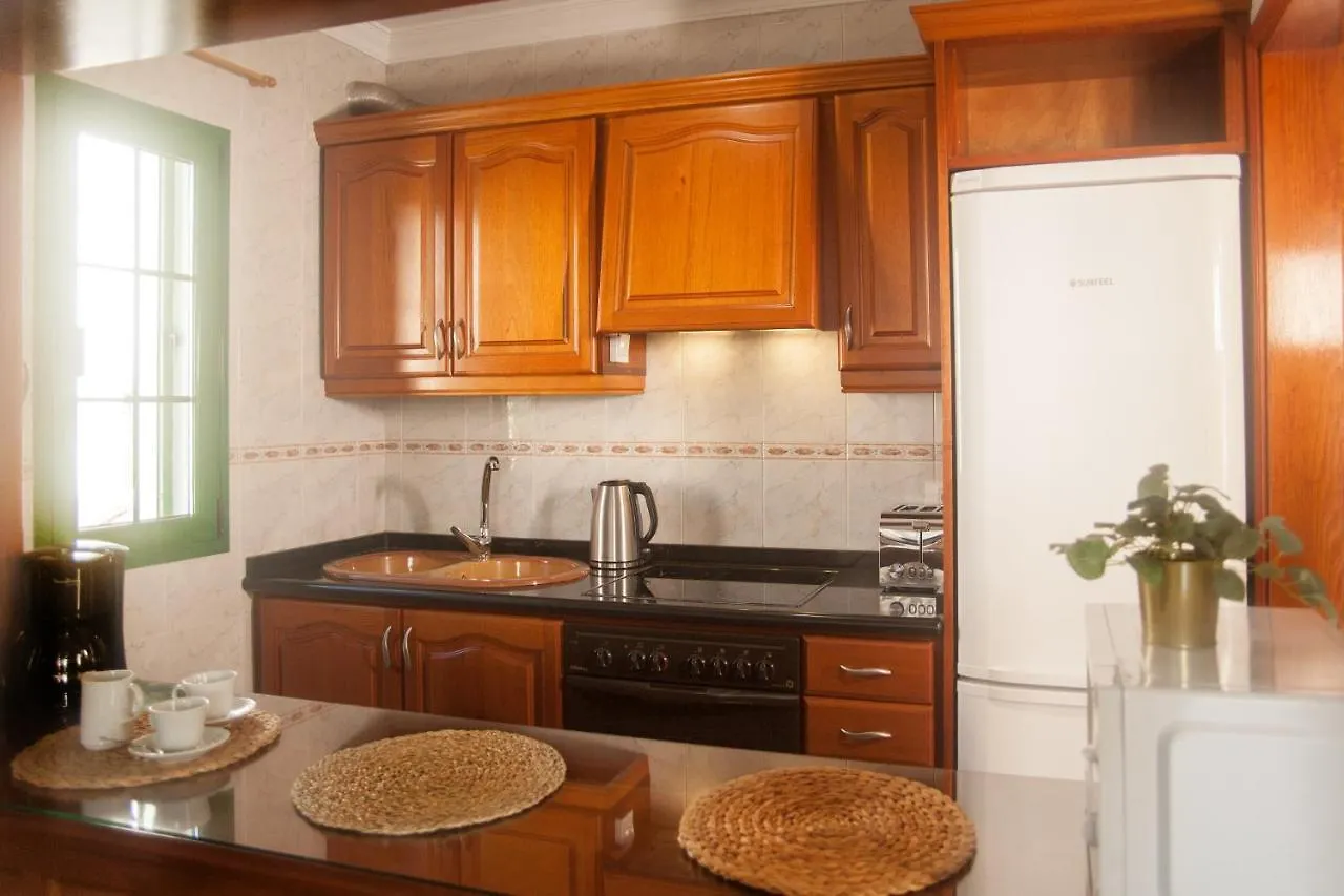 Apartamentos Thaisay Malibu Tías