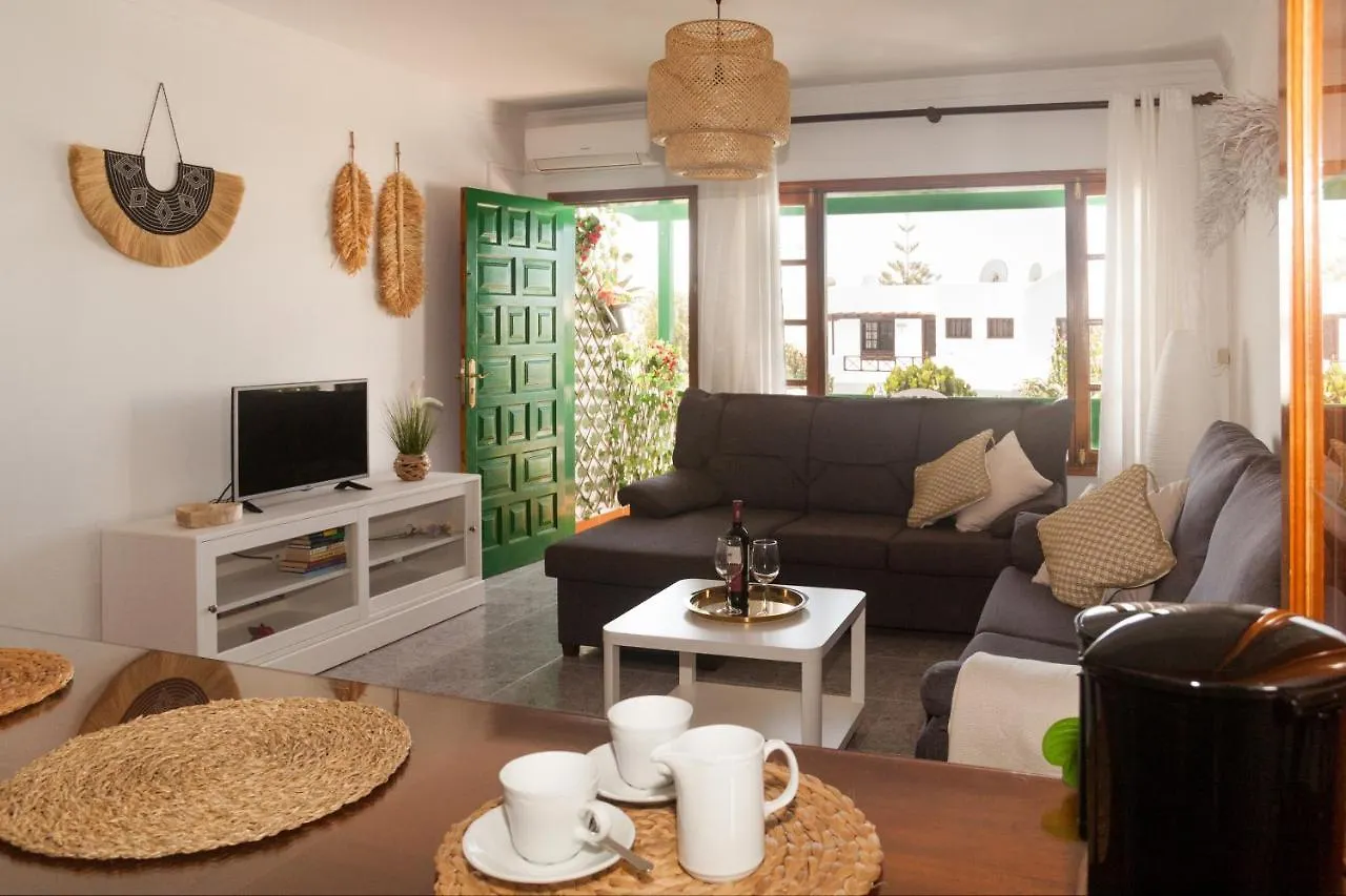 Apartamentos Thaisay Malibu Tías